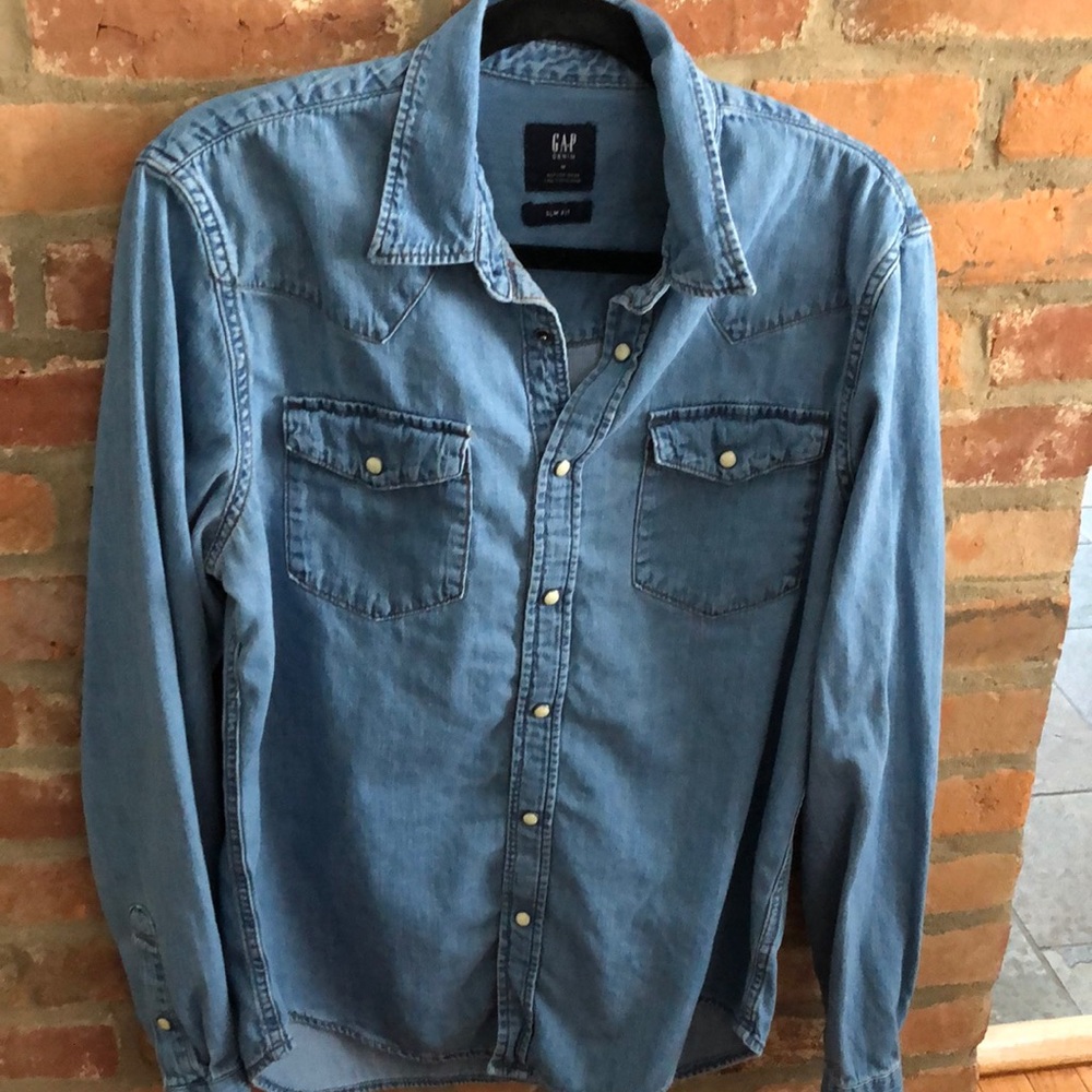 Gap men’s size M denim button down